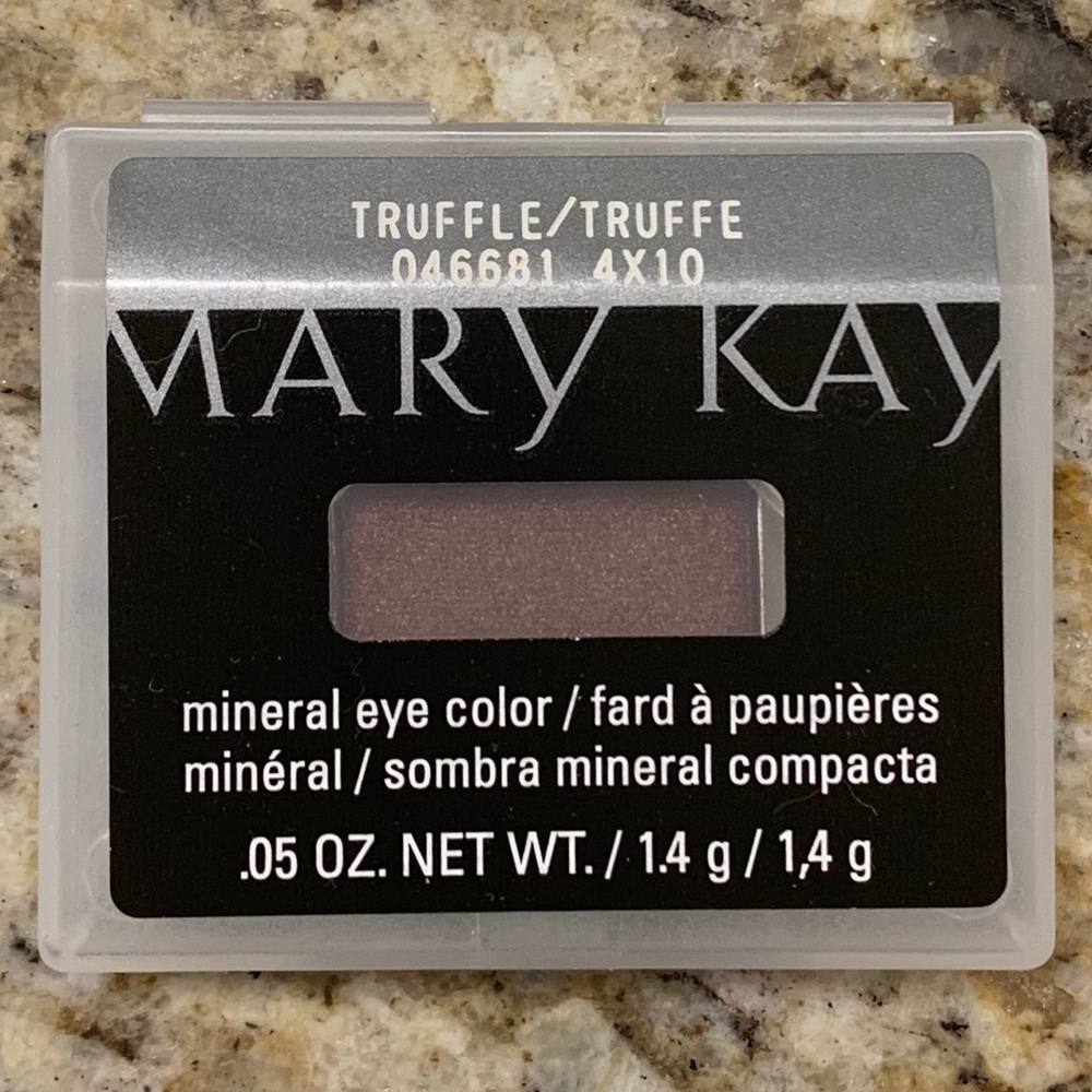 Mary Kay Truffle eyeshadow eye color